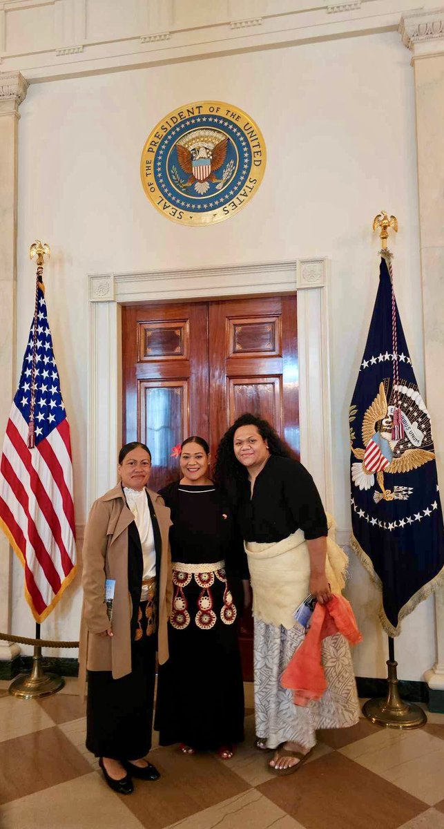 LTMP1's tweet photo. White House Tour https://t.co/kFsPw0iJha