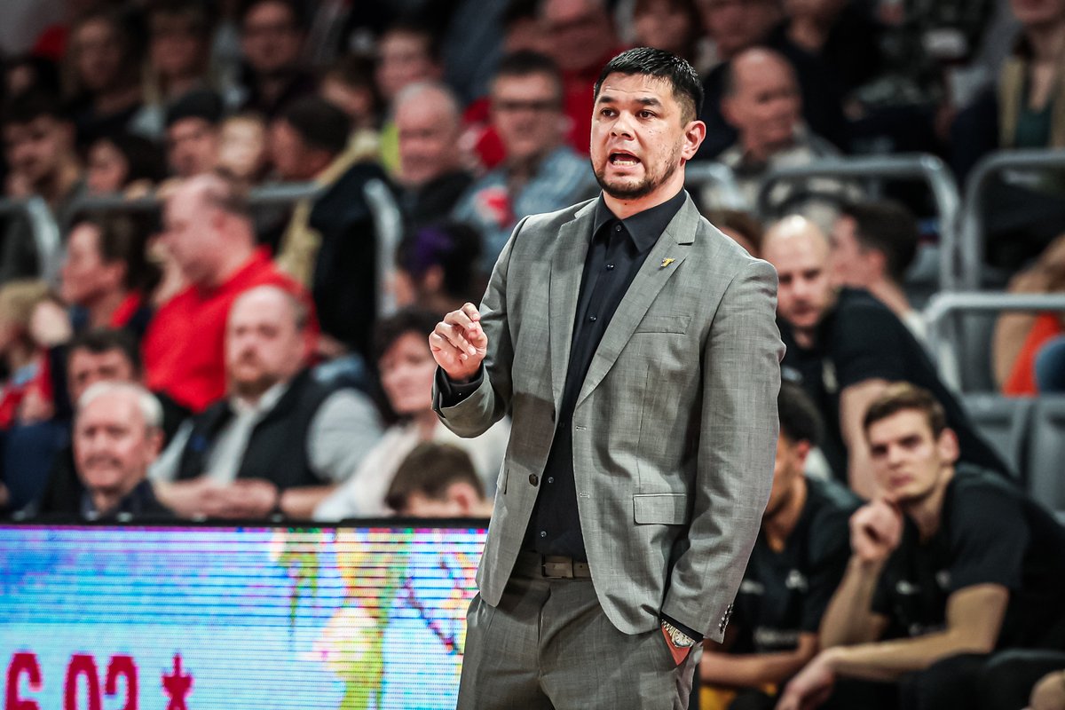 DANNY JANSSON NEUER HEADCOACH DER MLP ACADEMICS

Die MLP Academics Heidelberg haben einen neuen Headcoach. Danny Jansson kommt nach vier Jahren Tübingen an den Neckar. Bei den Academics hat der Finne einen Zweijahresvertrag mit der Option für eine weitere Saison unterschrieben 🙌