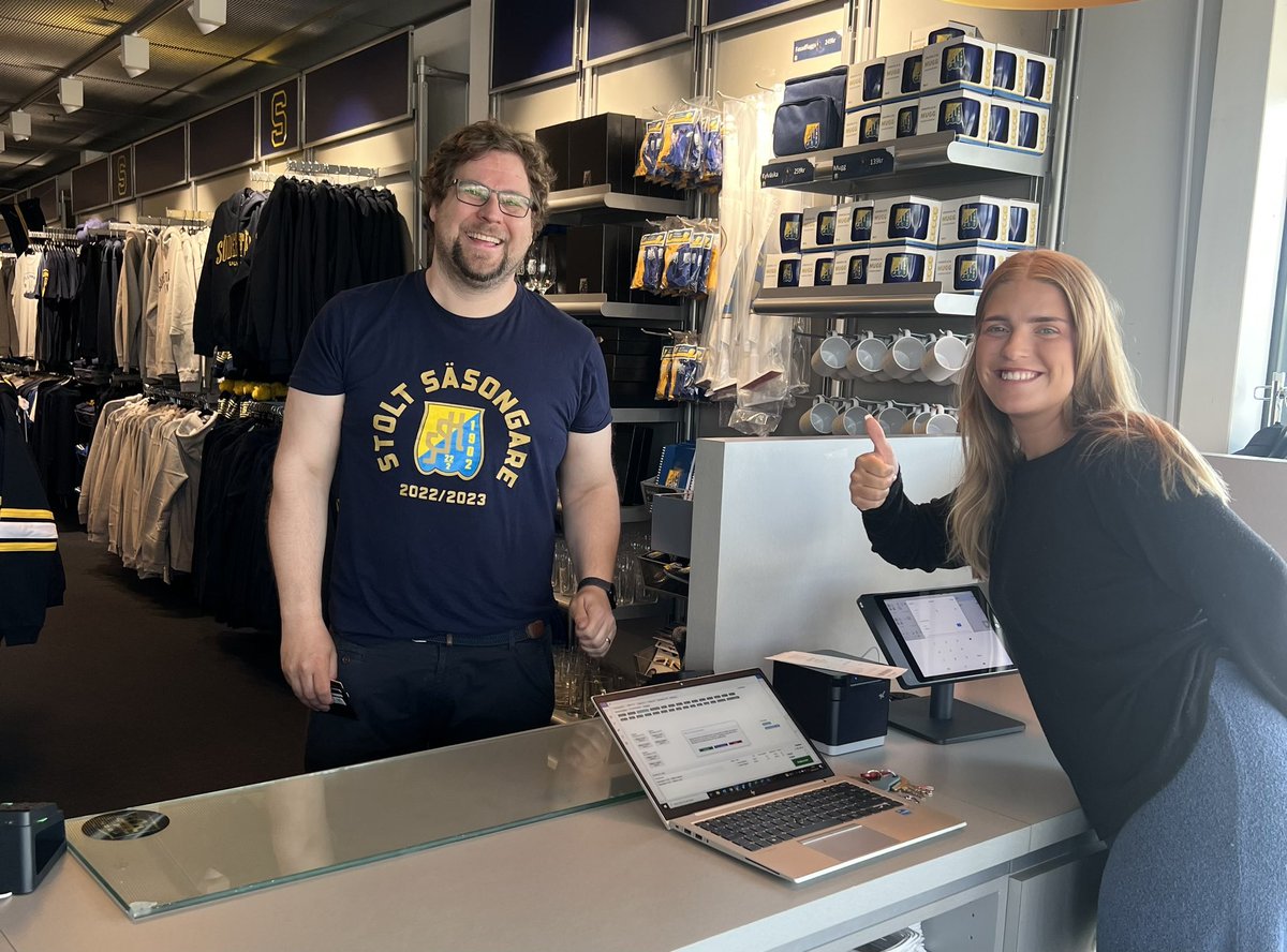 SodertaljeSK's tweet image. Gör som Johan och boka klacken till säsong 24/25🗣️

Vi finns på plats i Scaniarinken till kl 14 om du behöver hjälp att boka eller byta plats👋