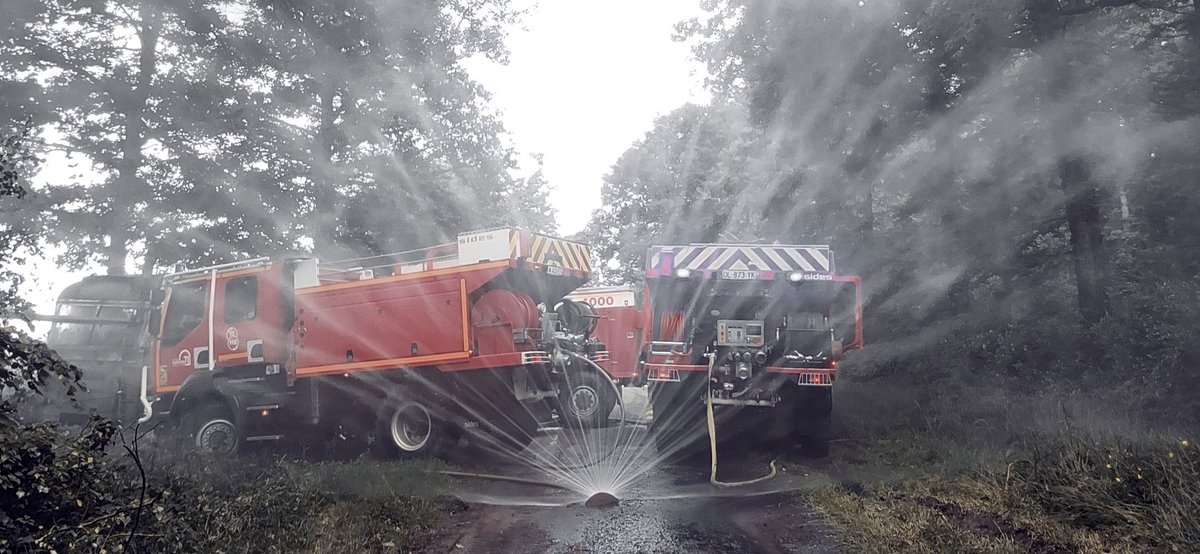 Manœuvre compagnie | Les sapeurs-pompiers de la Cie de Montceau-les-Mines étaient ce matin en manœuvre FDF dans les forêts de Toulon-sur-Arroux ➡️Une mise en œuvre des fondamentaux indispensable avant d'attaquer une nouvelle saison ➡️Merci au CIS Toulon pour l'organisation