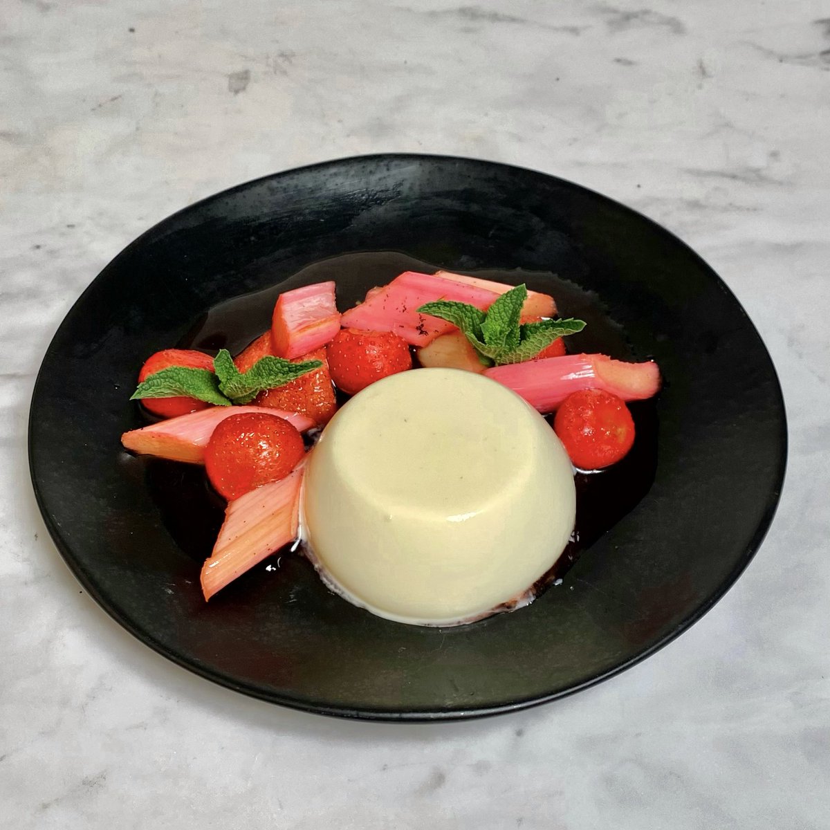 What do you want @JackSavoretti to face this morning? 🤔

Food Heaven: Sweet and sour fish w/ Sicilian orange salad 🐟

OR

Food Hell: Liqourice panna cotta w/ vanilla-roasted rhubarb & strawberries 🍓

It’s up to YOU! Cast your vote here bbc.co.uk/saturdaykitchen