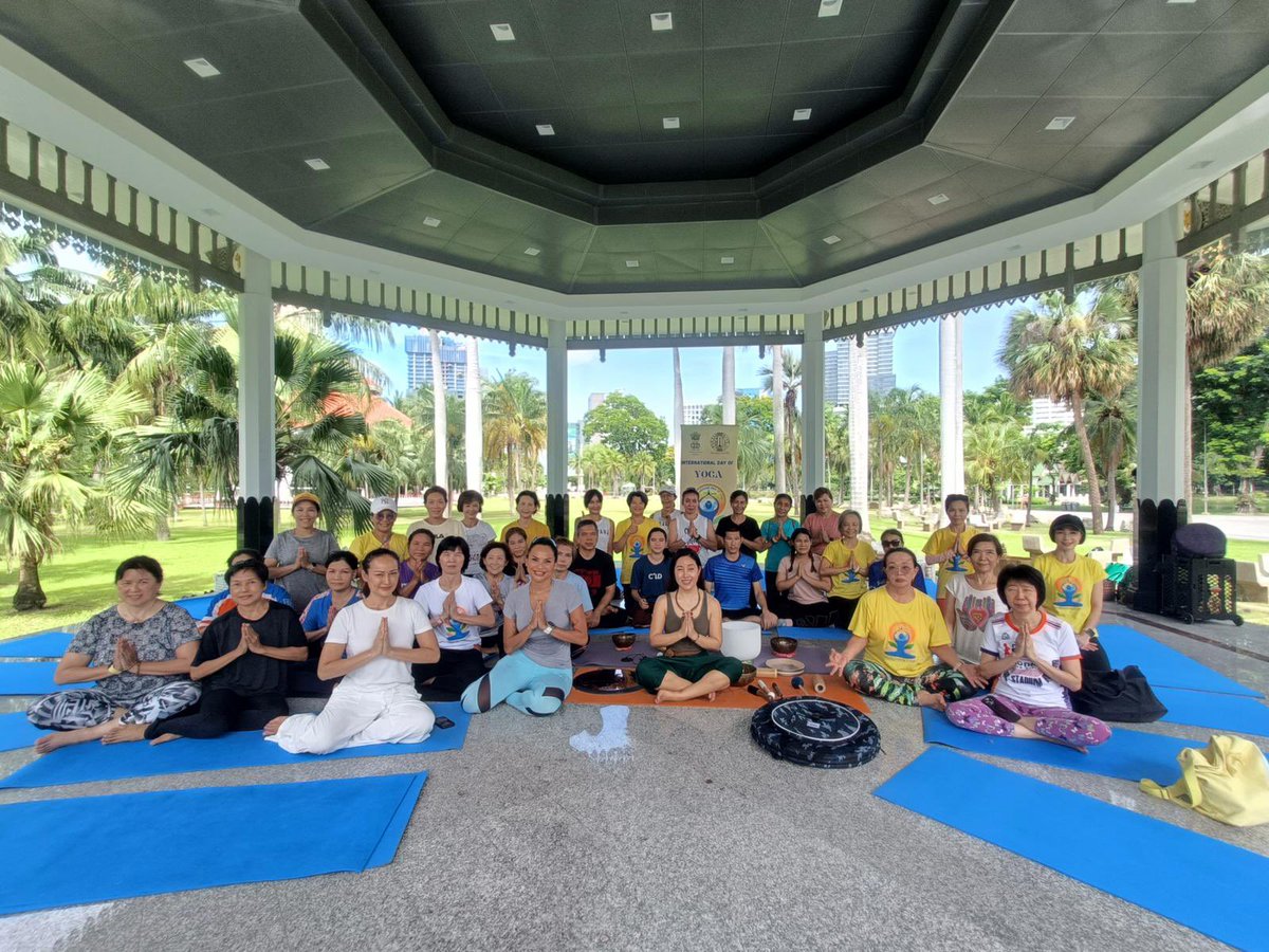 Embassy organized a yoga session for visually challenged persons at Lumpini Park in Bangkok in the run-up to the 10th #InternationalDayofYoga celebrations. Join us on 16th June 2024 at Chulalongkorn University for the grand #IDY event! 🧘‍♂️ Register at idythailand.com/idy2024/