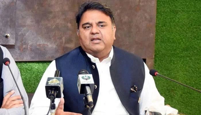 One pro tip- @fawadchaudhry जैसे पाकिस्तानियों को गाली देने के लिए देवनागरी लिपि में ना लिखें, इनको समझ नहीं आती।

Hinglish में ही हिंदी की गालियां दें, खूब समझते हैं ये लोग। 😂

Example - Oye @fawadchaudhry Bhikhari, Apne Kaam se Kaam rakh naa. 😋