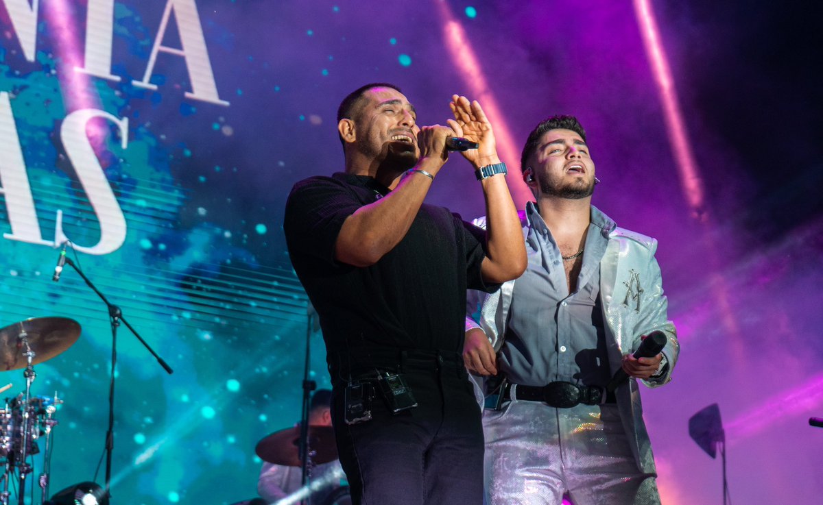 Arrolladora's tweet photo. Familia de Ciudad de México y Alrededores, estamos infinitamente agradecidos por la grandiosa noche que nos regalaron hoy en la #ArenaCDMX.🤠🍋 Sin duda una noche que quedará para la historia.❤️‍🩹
Este SoldOut es gracias a ustedes.🤠 https://t.co/OTI1axMkEU