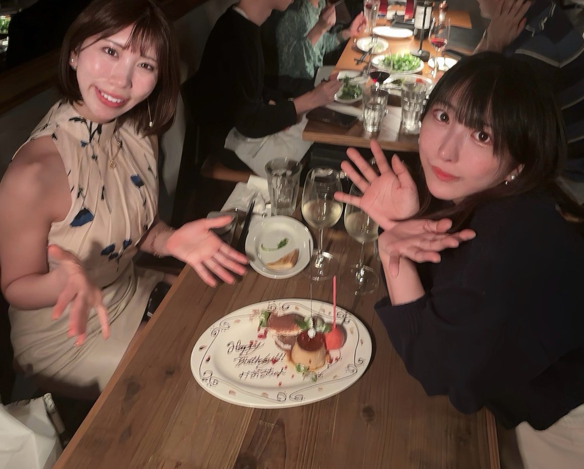 昨日はもえちゃん(@moooeeeen0202 )とあそんできたよー(((o(*ﾟ▽ﾟ*)o)))
なんだかんだでもう2年くらい仲良しなの❤️
ストイックで努力家で意識高くて本当に尊敬する…✨️
 https://t.co/RRZqddRIDu https://t.co/3HGhbVUVbF