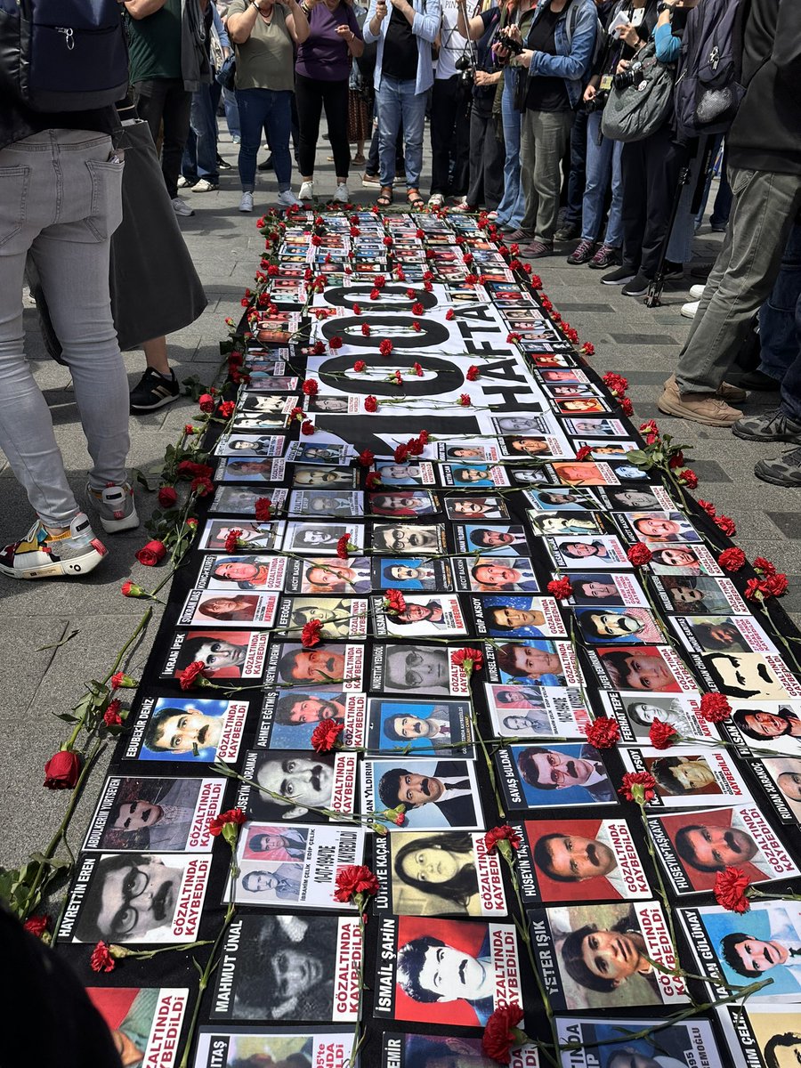 .@amnesty stands in solidarity with the Saturday Mothers/People 🌹 movement in Istanbul for the 1000th vigil for truth and justice for their loved ones who were subjected to enforced disappearances and killings in the 1980s and 1990s