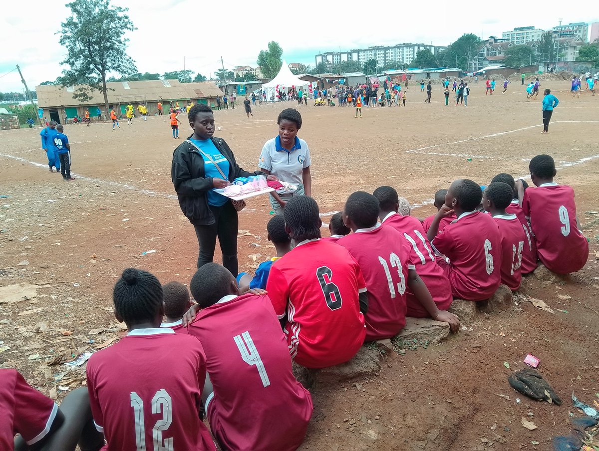 Supporting the young girls in the community at the sports ground while advocating on the menstraul hygienic day of women. #polycomdev #polycomgirls #Gpende @polycomdev @polycomgirls #sportforEquality