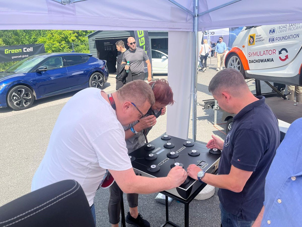 ITS_waw_pl's tweet image. 2. dzień #BRD na #TorModlin podczas #EVExperience via @OfficialPZM i @ITS_waw_pl  - stanowisko C1 i C2