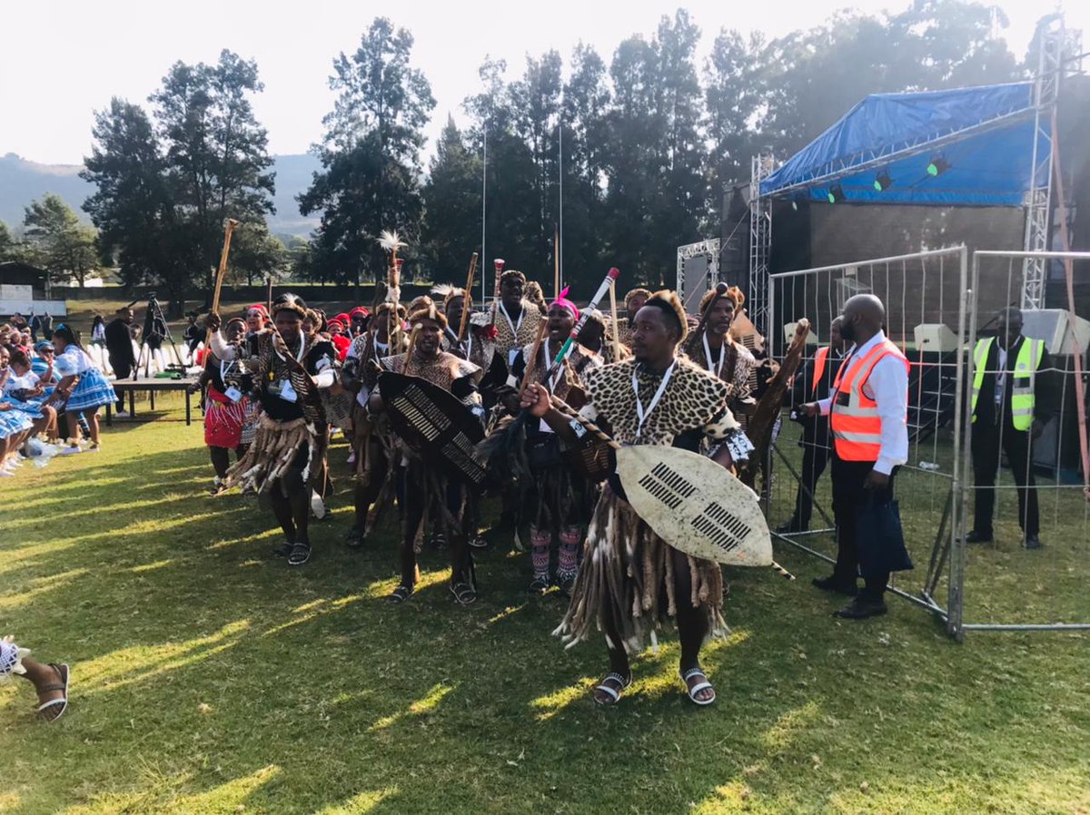 Xhosa35176379's tweet photo. All happening in Vryheid.

History is being made.

From the days of the old ooBhungane have always been the ones who strengthened amakhosi ngoko moya https://t.co/71jn3ubZGK