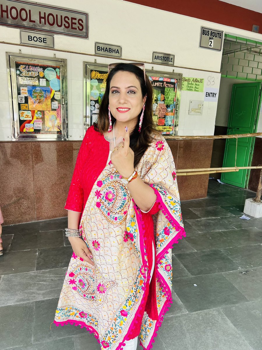 Got Inked 🤗 Did the Cool thing on a #Hot day 😎 I have Voted 🗳️ Did U !! Nd the Super Cool fact is that I casted my vote at DAV Public School, Pushpanjali Enclave—the very place where I completed my schooling from 🙏 Returning to my school to participate in the largest