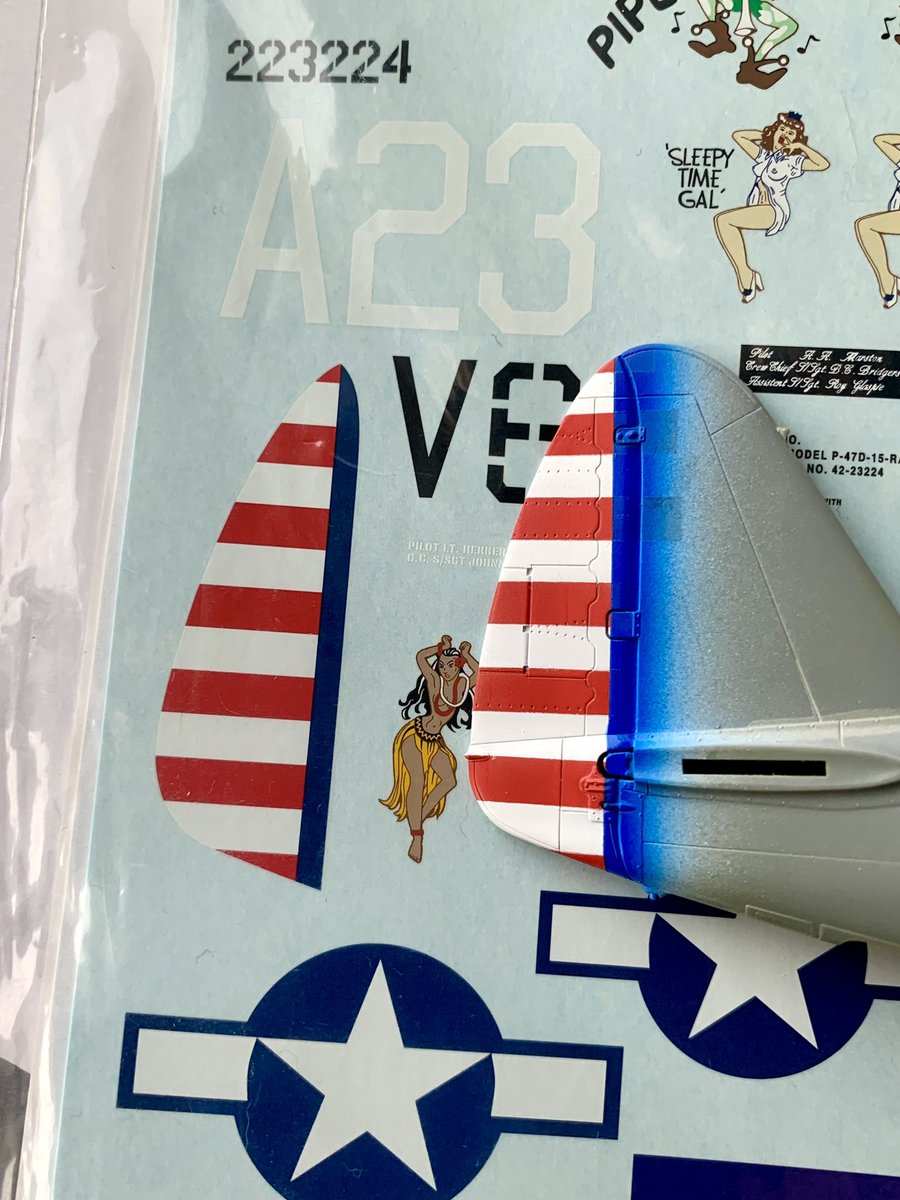 F7gW6jA5oLdK5qv's tweet image. ストライプ系のマーキングはデカールよりマスキング塗装の方が簡単で綺麗ですね♪ #P47