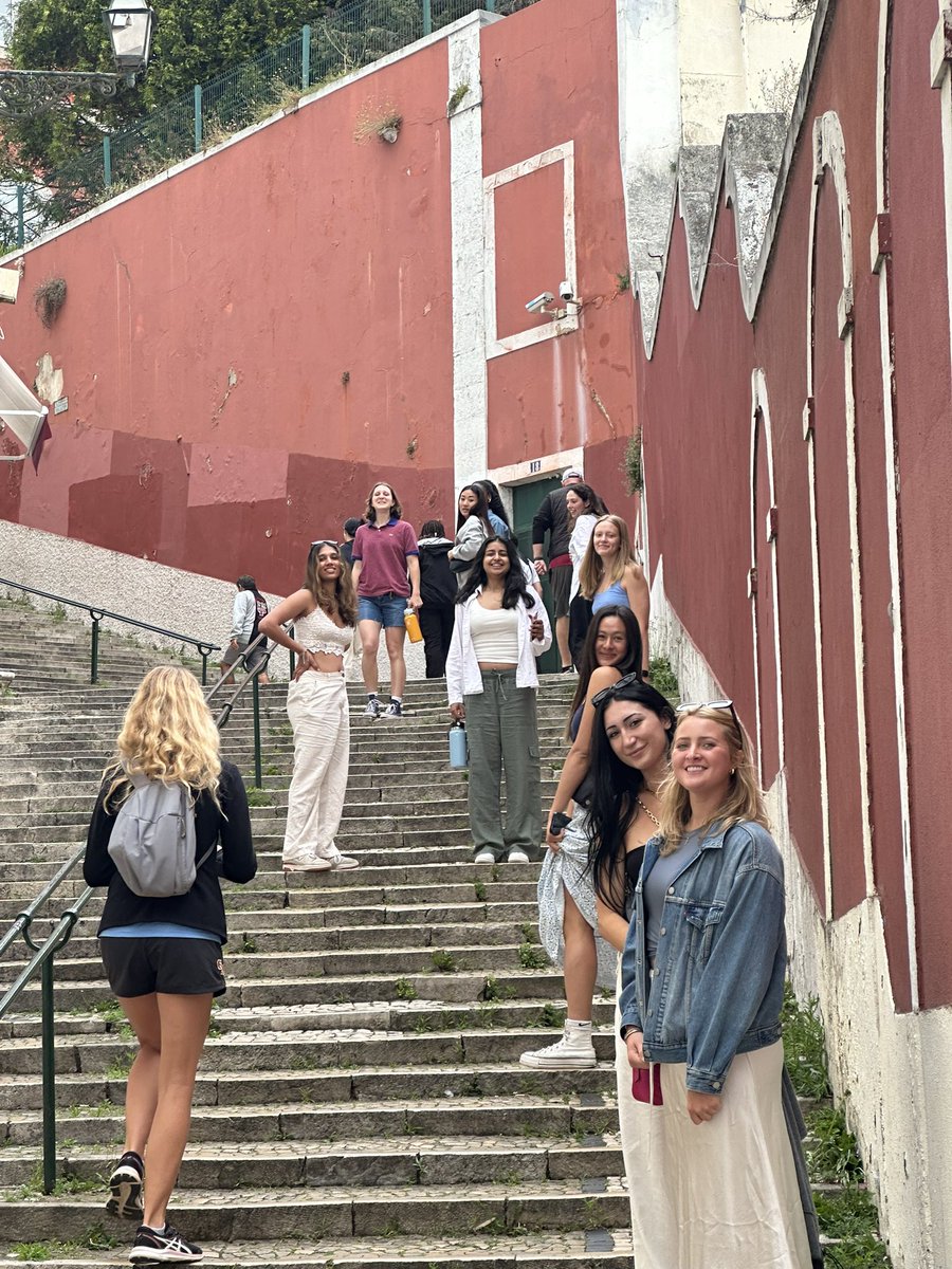 Day 2: 📍 Walking Tour of Downtown Lisbon