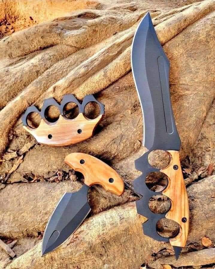 For Sale Hunting Bowie, Dagger and Knuckles, we ship worldwide! #USA #usaknives #usatoday