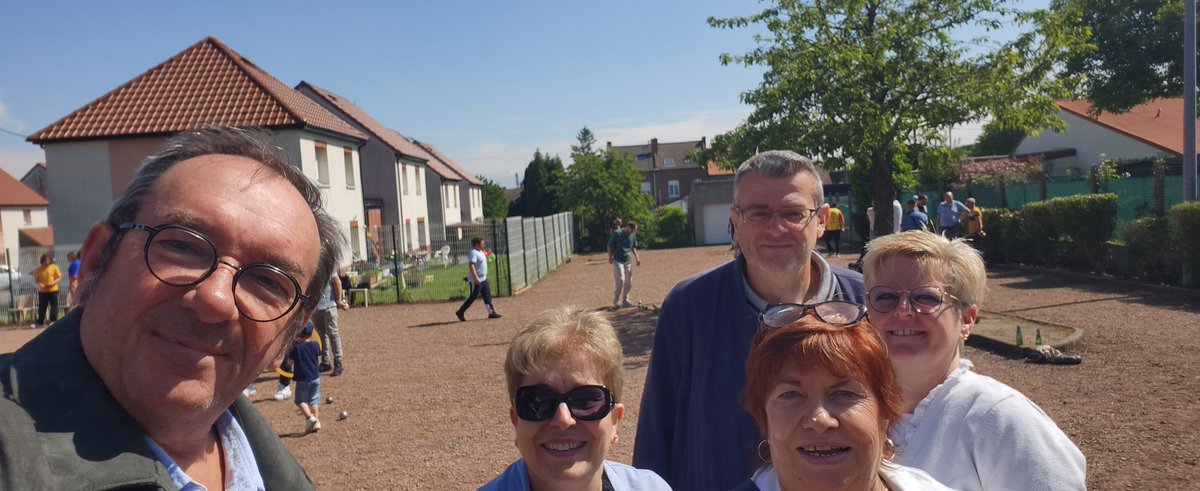 Les adhérents de CEPE saluent l'initiative du Comité des Fêtes d'Eleu qui a organisé un concours de pétanque très fréquenté. Cerise sur le gâteau : ils ont commandé pour cette journée magnifique soleil et un ciel bleu azur !