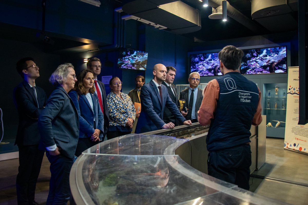 Avec mes collègues parlementaires et l'équipe d'@Oceanopolis_ , nous avons accueilli @jnbarrot, ministre délégué chargé de l'Europe, en déplacement dans le Finistère ce vendredi 24 mai pour 1h30 de découverte de notre centre de culture scientifique dédié à l’océan. #europe