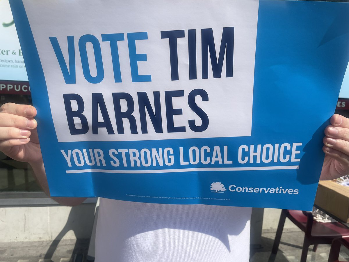 ToryReformGroup's tweet image. Sunshine and friends out campaigning for @VoteTimBarnes this morning - one of 8 teams out across @CLWCA #OneNation #VoteConservative