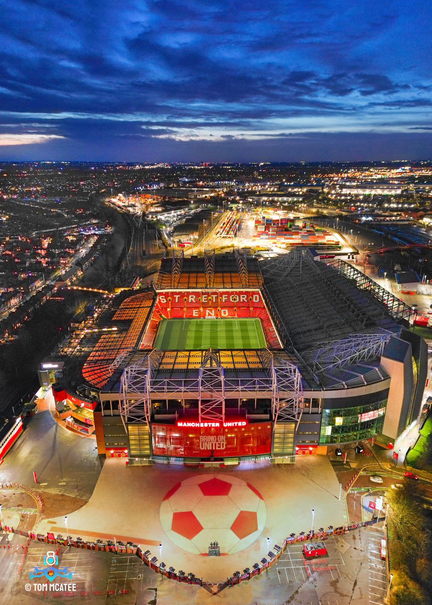 Good luck to the mighty Reds in todays FA Cup final. 🔴⚪️🌑 @MUFCData ⭐️Framed Prints ⬇️🏞️ ⚽️😅 fineartprintstores.etsy.com/uk/listing/141… #mufc #manutd #wembley #manutd #manchesteunited #stretfordend