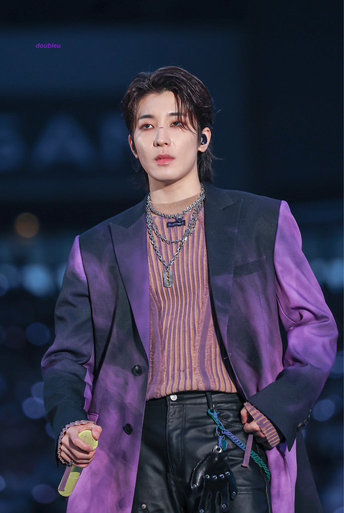 heybabydeul's tweet photo. down bad for you jeon wonwoo 🧎🏻‍♀️ https://t.co/HqT1CZmchc
