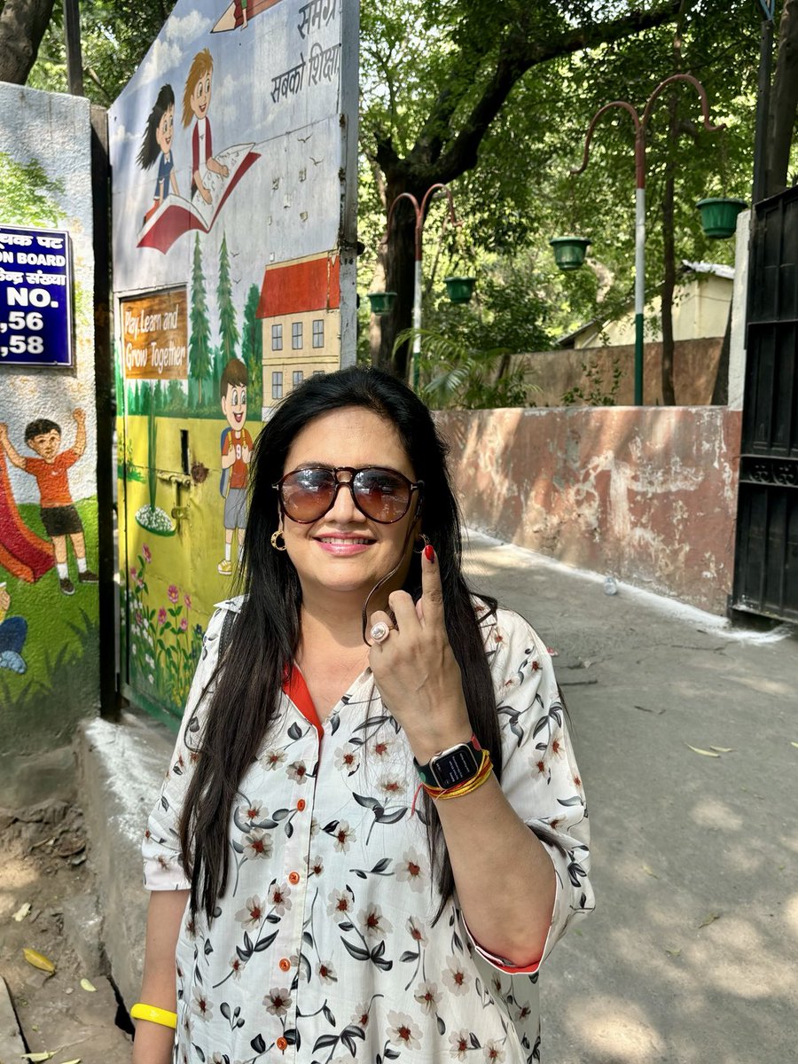 Rushed back to #Delhi from election tour to cast my vote!