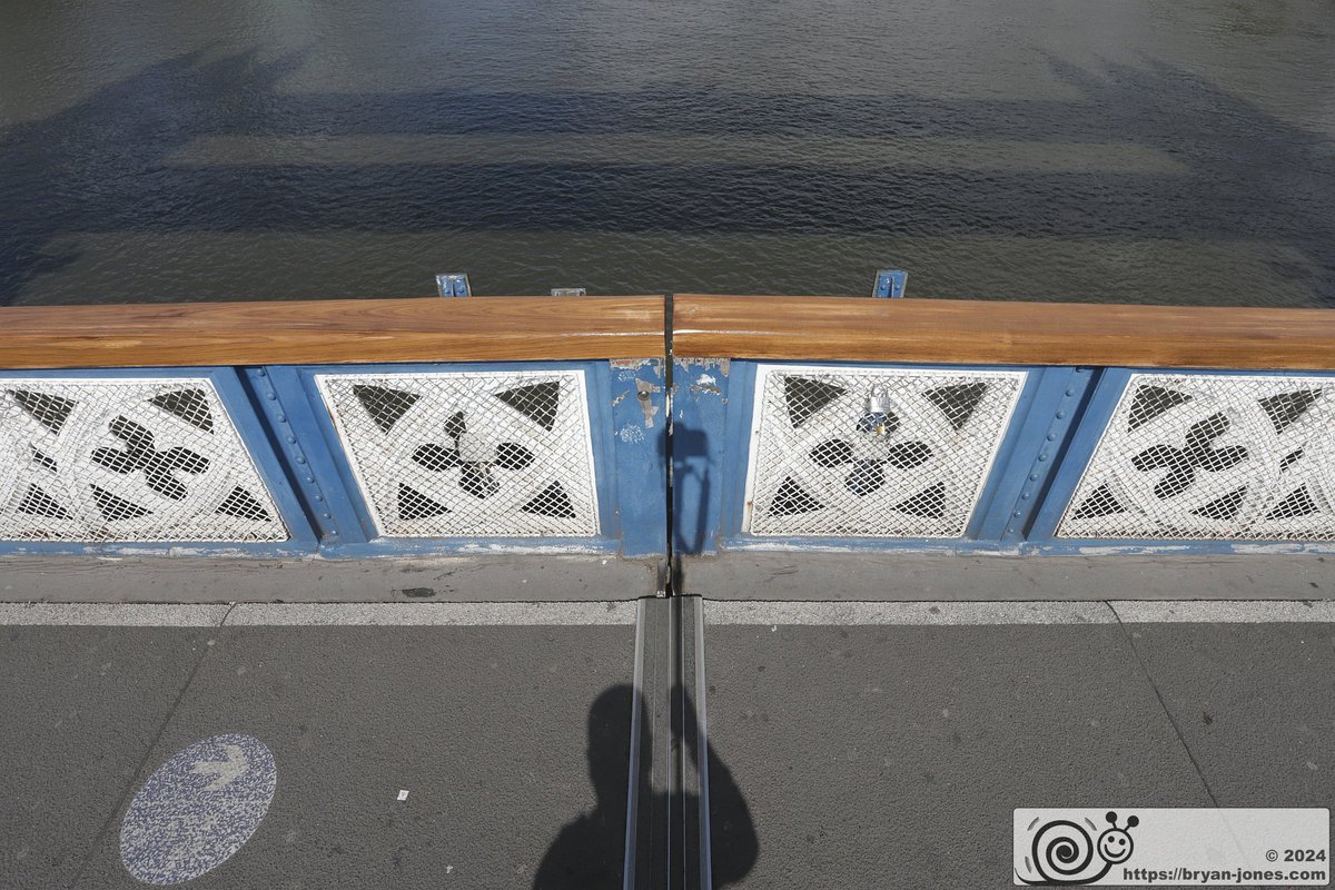 The sun was just the right angle around 10:00 to share a shadow selfie with @TowerBridge. The camera was on a monopod, hence my shadow is a bit odd. IMG_0520, 25-May-2024. #shadow #selfie #TowerBridge #sun #sunshine #London