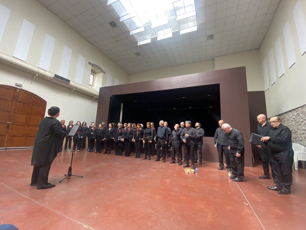 Comienza el concierto del coro Armonia. Música y poesía.