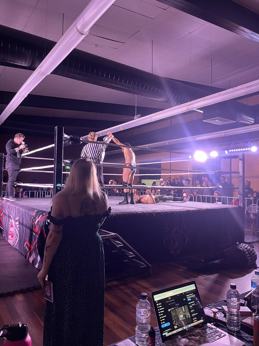 AdrenalinePW's tweet photo. ref Nathanial Clinton helping @walkerwil1 almost costing @BroderickMMc the title multiple times though out the match 
#APWbattle3 https://t.co/nz6dxCoFge