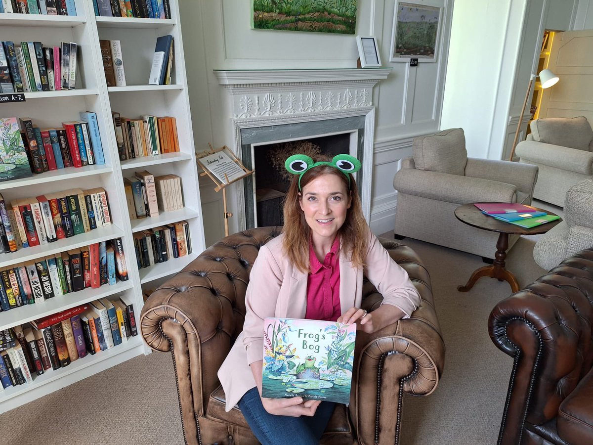 I’m here in the beautiful #library at #leithhillplace Check out those gorgeous panels! Join me at 11am for Frog’s Bog fun 🐸.      #nationaltrust #surreyhills #bookreading #authorlife #picturebooks #kidlit #authorsoftwitter