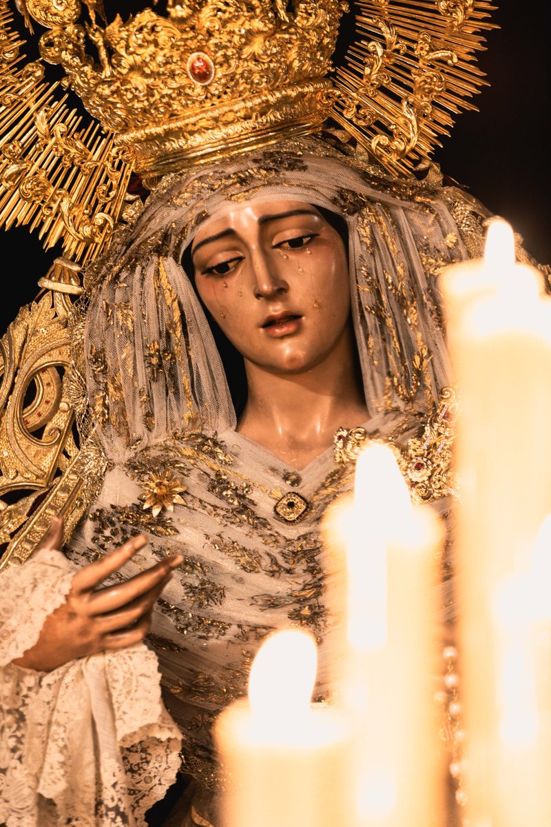 🙏 #ÁNGELUS | El ángel del Señor anunció a María; Y concibió por obra y gracia del Espíritu Santo. Ave María [...] Ruega por nosotros, Santa Madre de Dios, para que seamos dignos de alcanzar las promesas de Nuestro Señor Jesucristo. #CofradíasMLG @Pvictoriamalaga