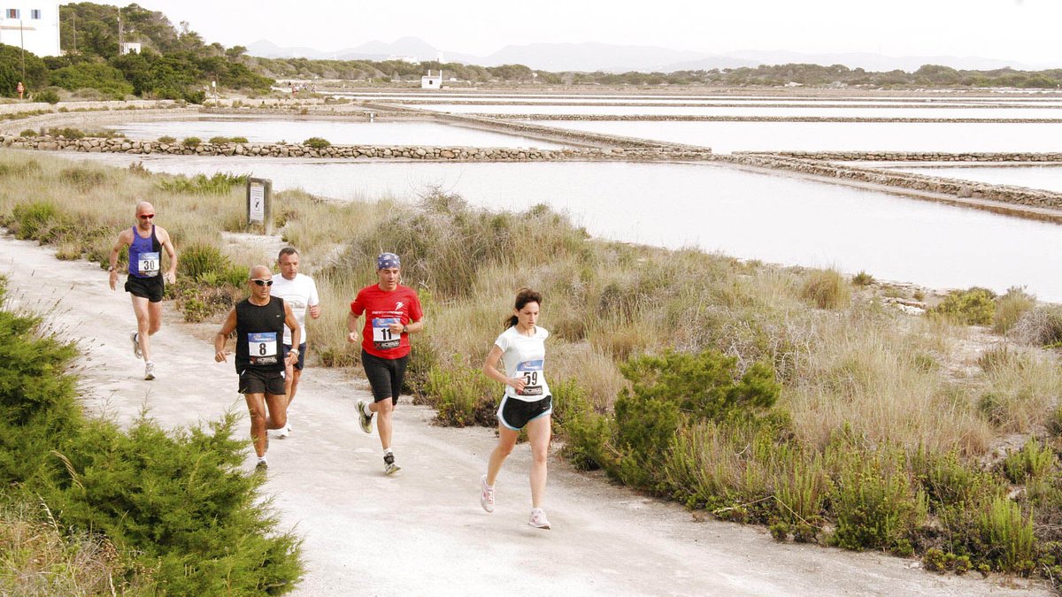 #Formentera To Run 🏃‍♀️🏃🏻‍♂️ 5 different stages, mostly held on dirt roads and secondary highways, totaling 60 km. 📆 May 26th to June 2nd, 2024 zitoway.com/es/formentera-… 📲