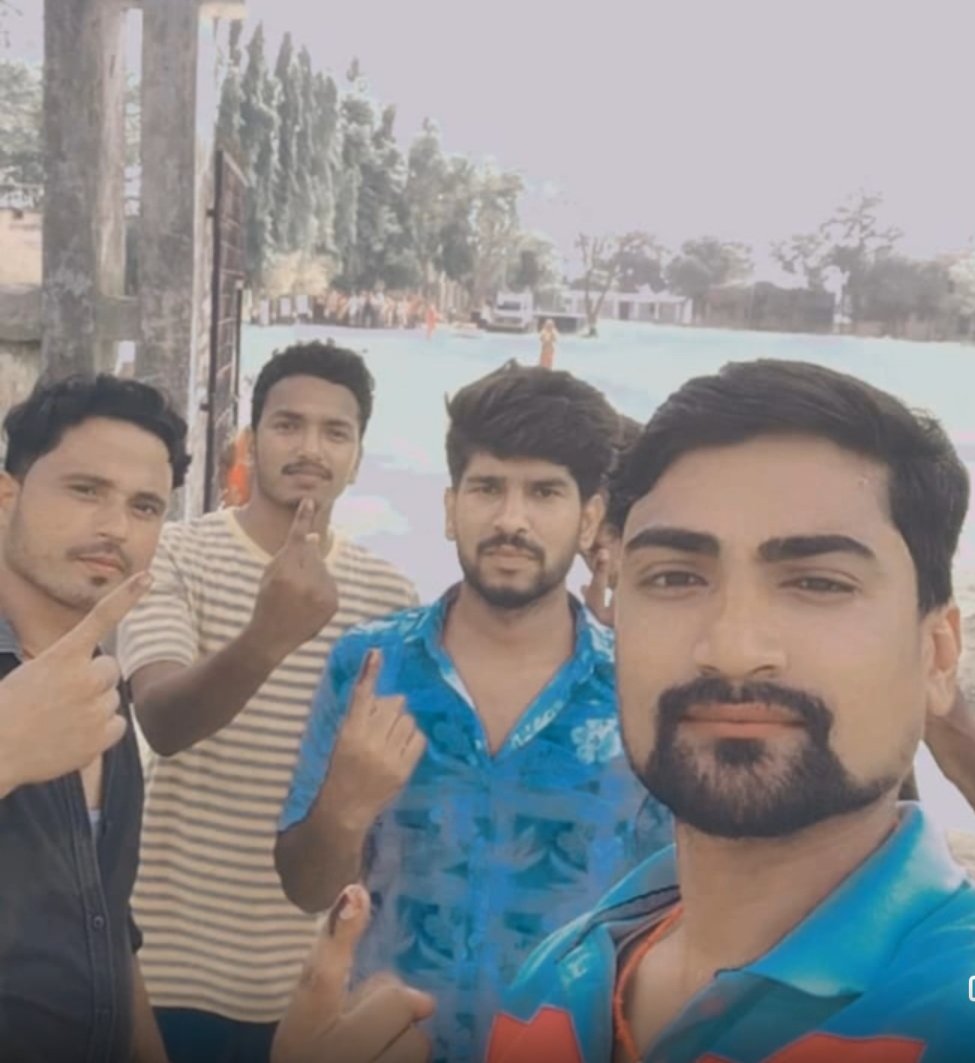 alshbyanymramal's tweet image. एकजुट है यूथ✊
जीतेंगे हर बूथ✌
#Save_Democracy