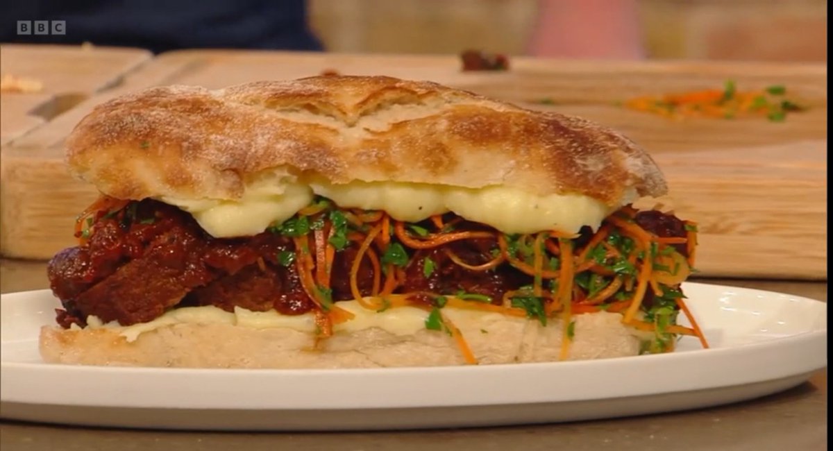 Great to see Max Halley making his @SaturdayKitchen #SaturdayKitchen with a monster meatloaf sandwich Access all recipes from his first cookbook on @ckbk
@johnharlow20 @Rob_C_Allen 
@_cheese_lovers @thebakingnanna1 what are your leftover sarnie fillings?
app.ckbk.com/book/191160083…