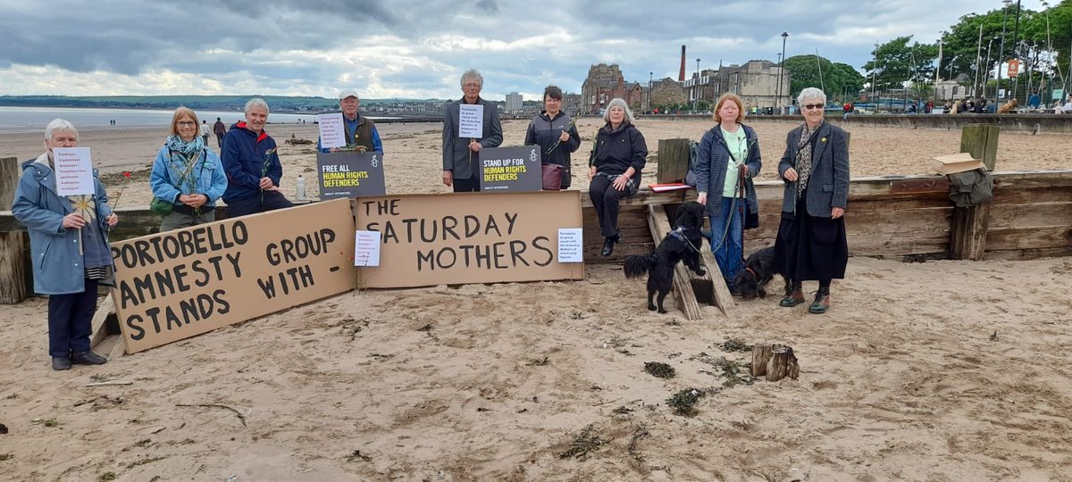 Helen Harper tweet media