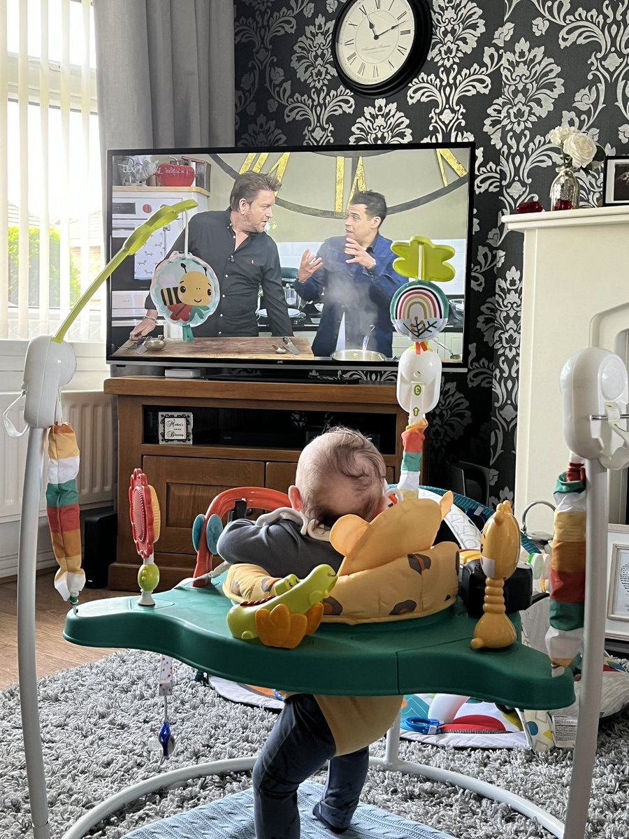 17 weeks old, watching and hopefully be learning from <a href="/sat_jamesmartin/">Sat_James Martin</a>. He’s enjoyed todays show 😊