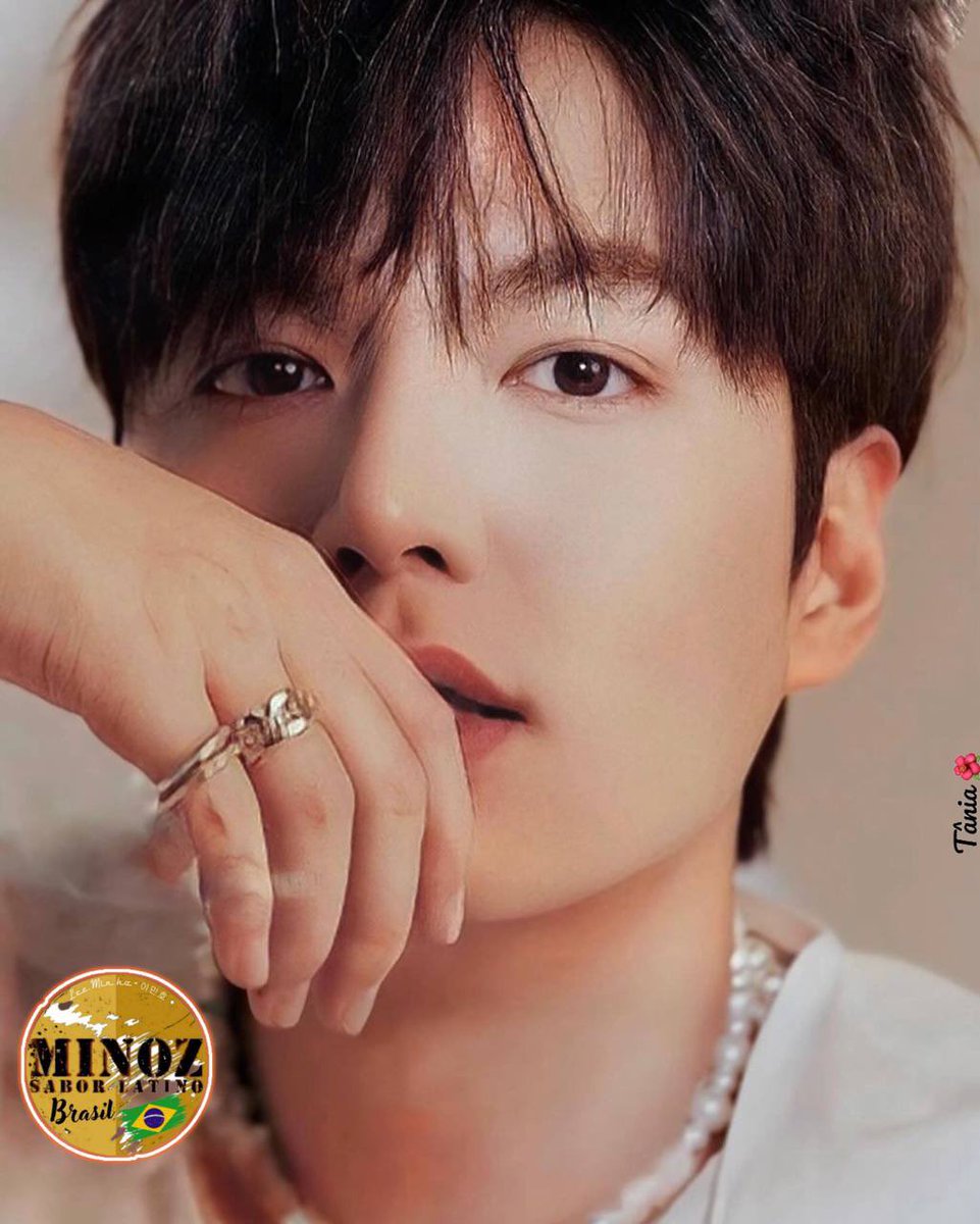 E esse olhar, hein?!! ❤️

- Encantador?!!...

Não!!!...
É muito mais que isso!
Simplesmente, absolutamente,
inteiramente apaixonante!! 😍🤩🤗
@ActorLeeMinHo 
#BomDia
#OtimoFinalDeSemana

#2ºaniversariominozsaborlatinobrasil
#felizaniversariominozsaborlatinobrasil