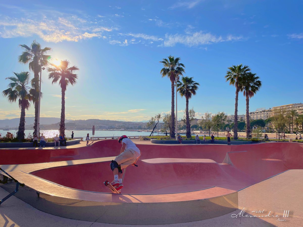 Courage. 

#courage #boncourage #skatepark #skateboard #bowldecannes #skateeveryday #cotedazurfrance #cannes #cannes2024 #boncouage #nofear #festivaldecannes #capitaledusportenpleinair #visitcannes #cannessoleil #bienvenueaCannes #rendezvousacannes