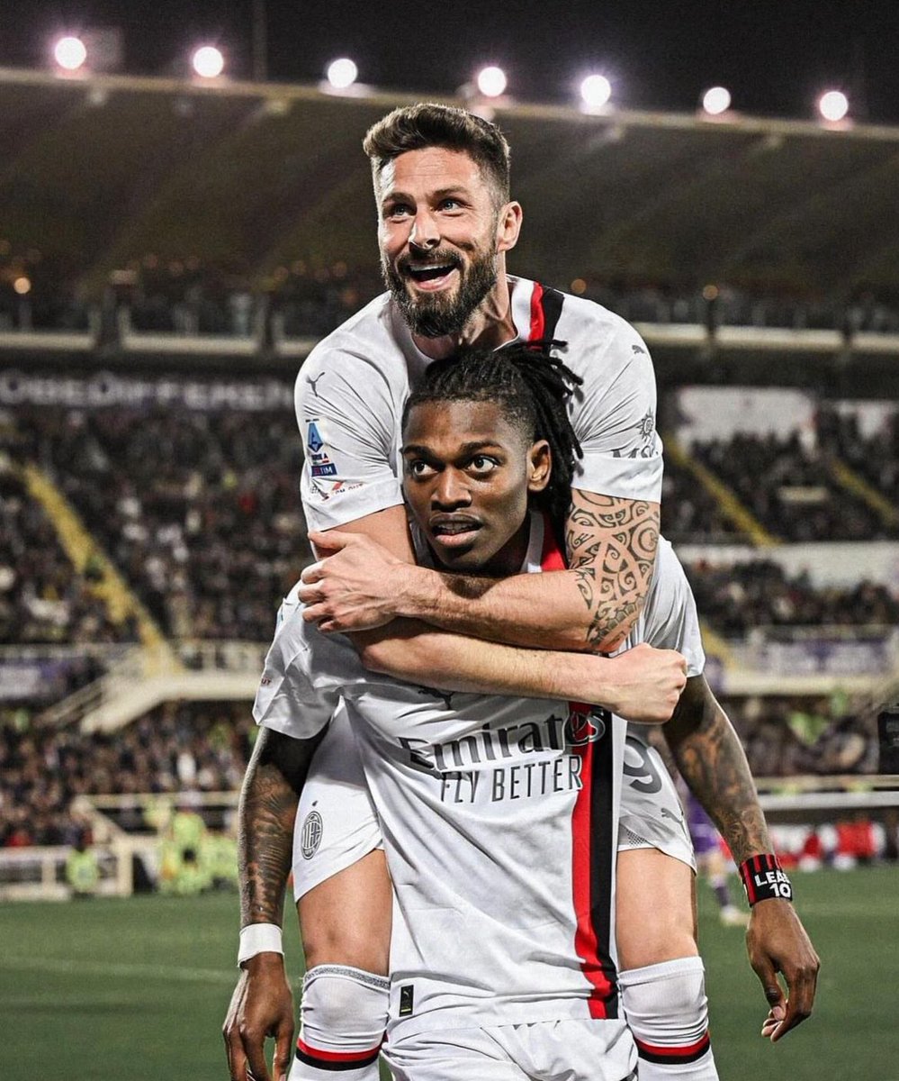 MilanMatters's tweet photo. 🥹❤️🖤 Rafael Leão's letter to Olivier Giroud on today's @Gazzetta_it:

"Hello Oli, I am writing this on your last match for Milan because you were and you are a great player, a champion, but for me in particular you were my big brother. 

When I got to know you I was 22 years old, I was one of the youngest players at Milan, and you also helped me off the pitch to be more responsible, to become a player with a winning mentality, to never give up, always adding new goals to achieve, to always be focused. 

I'm proud to have played with you, it was a pleasure. You were a great teammate, you were fundamental to winning one of the most important and exciting trophies
in the history of Milan, the 2022 scudetto. You have done a lot for Milan and have entered the history of the club.

Thank you for everything, I wish you the best."