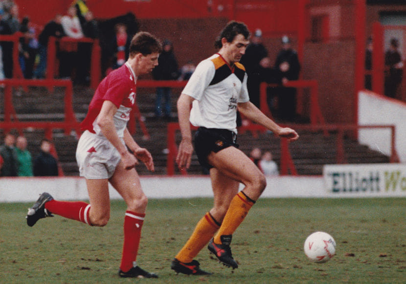 On this day in 1991, Nottingham Forest boss Brian Clough paid £1.4 million to sign Barnsley’s England U21 international central defender Carl Tiler. The fee was a new record sale for the Reds. Tiler made a total of 84 appearances in all comps for BFC #BarnsleyFC #CarlTiler #NFFC