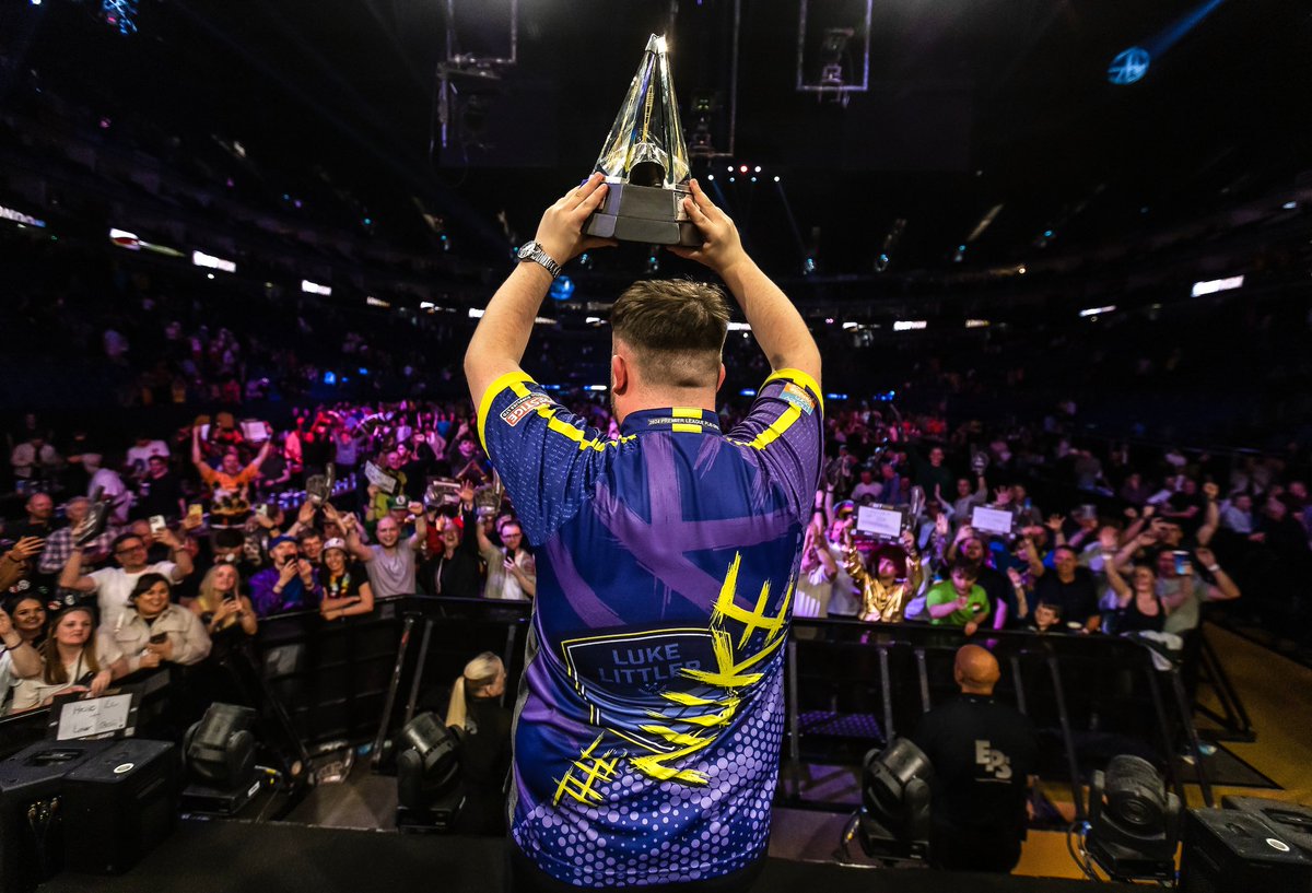 LukeTheNuke180's tweet photo. Been an incredible few months and can’t thank all of you enough for all the support you have given me, its been an amazing experience playing in front of massive crowds every week, seeing you watching from home and reading all your messages❤️🙏🏻 https://t.co/y30eHtrk5C