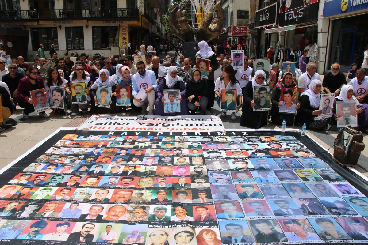 Şubemiz ve Kayıp Yakınlarının; ''Kayıplar Bulunsun Failler Yargılansın'' Eyleminin 634. Haftasında, Cumartesi Anneleri’nin 1000. haftası ve Uluslararası Gözaltında Kayıplara Karşı Mücadele Haftası ile ilgili basın açıklamamızı gerçekleştirdik.