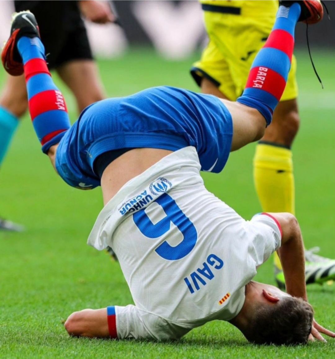 gavigoatt's tweet photo. When he bends over 🤤 https://t.co/nXeU6ifCwP