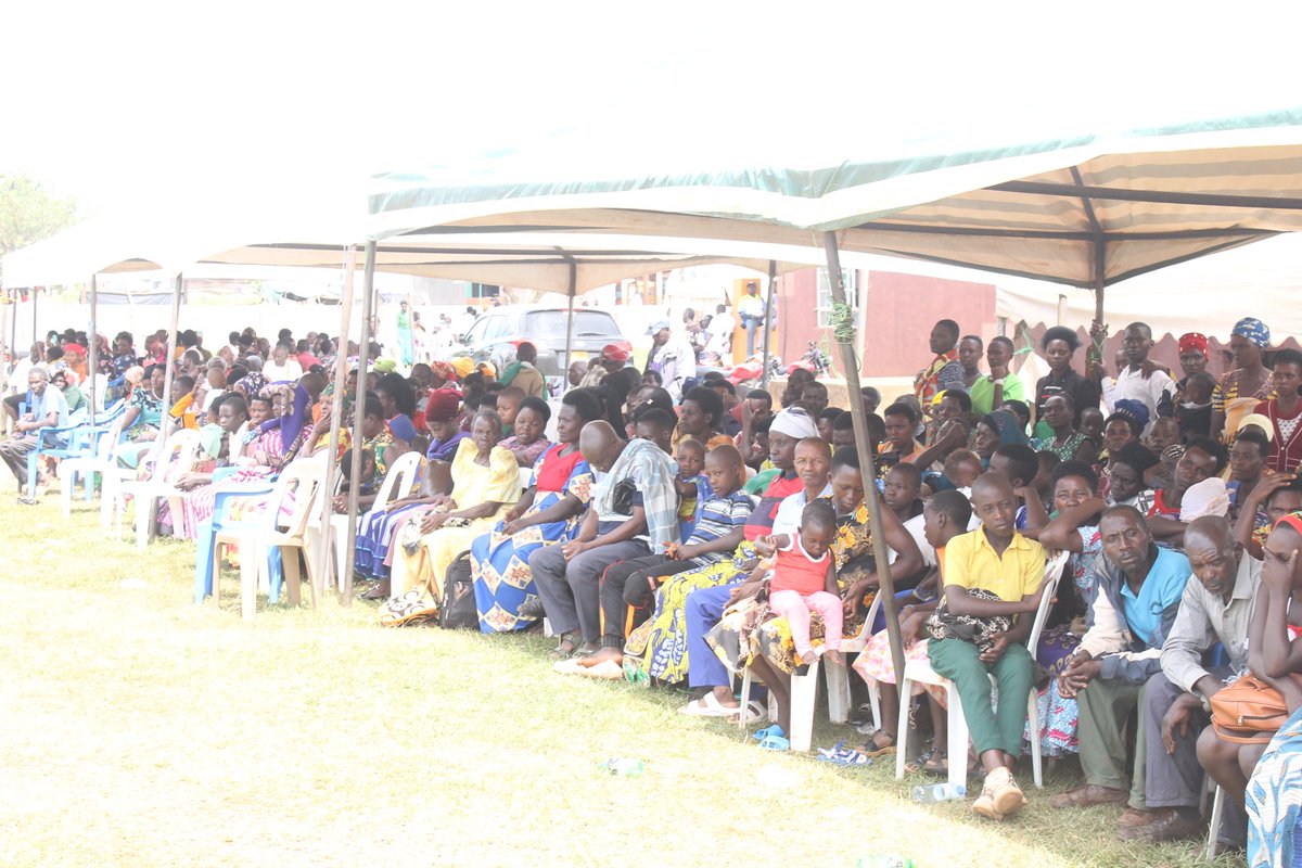 She asked all the people of Bunyoro to embrace voluntary HIV counseling and testing inorder for them to know their HIV status. She cautioned people to avoid contracting HIV/AIDS and for those infected to get medication.