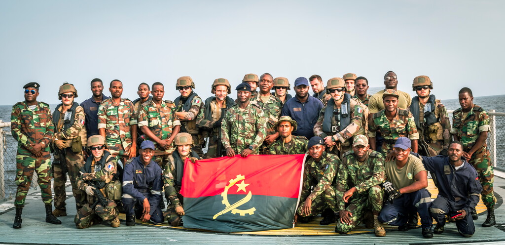 #Corymbe | Le PHM Commandant Birot 🇫🇷 a participé à l’exercice #ObangameExpress2024, organisé par les 🇺🇸 en partenariat avec les pays du sud du golfe de Guinée. 👉 Cet entraînement d’ampleur avec les marines riveraines de la zone renforce la sûreté maritime dans le golfe de