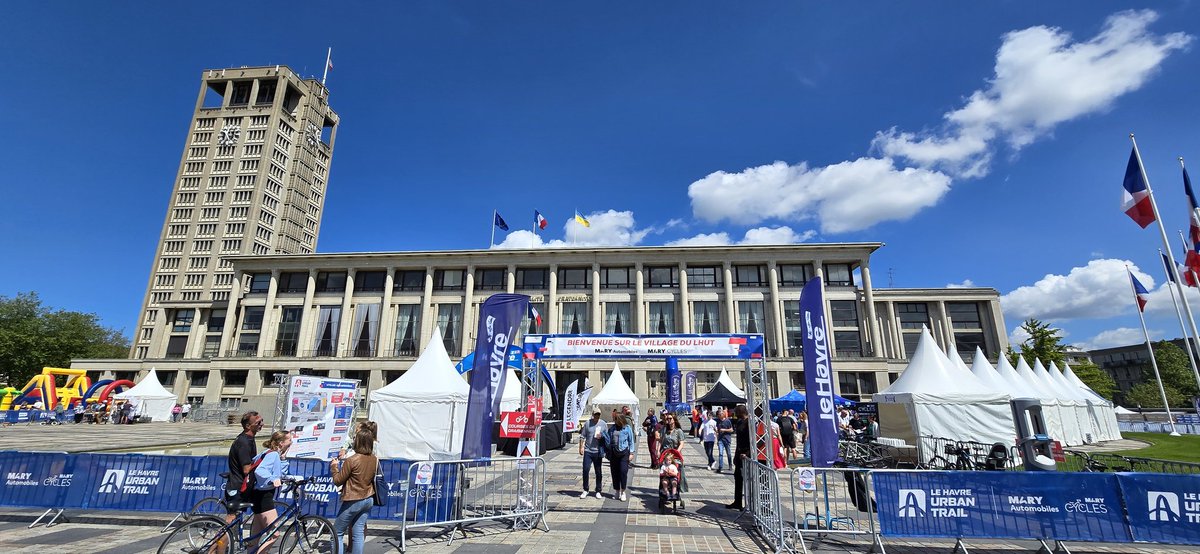 b_dsn's tweet photo. Et voilà ! Dossard et T-shirt collector pour le #trail de demain 12k #LeHavre #LHUT ! https://t.co/FiJoEUWKNt