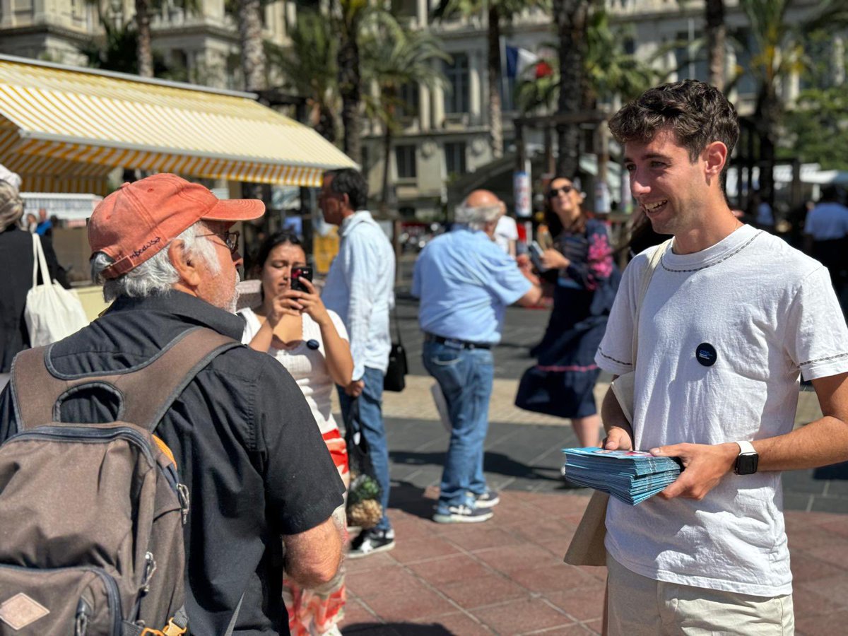 Échanges et sourires à #Nice06 ☀️ 💪🏻 Sur le terrain, avec @anthony_borre, militants et élus de la Majorité Présidentielle, pour expliquer notre #BesoinDEurope. 🇪🇺 Avec #ValerieHayer, pour défendre une Europe optimiste et un avenir prometteur.