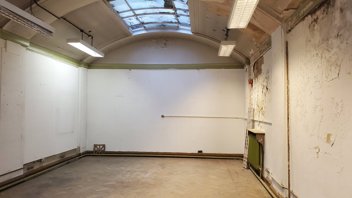 It looks like a very different place now. Big move, 5 artists some of which gave been here for 20 years! Even the walls have gone..... I'll miss this amazing space. #studiomove #StokeNewington #artists #studio5