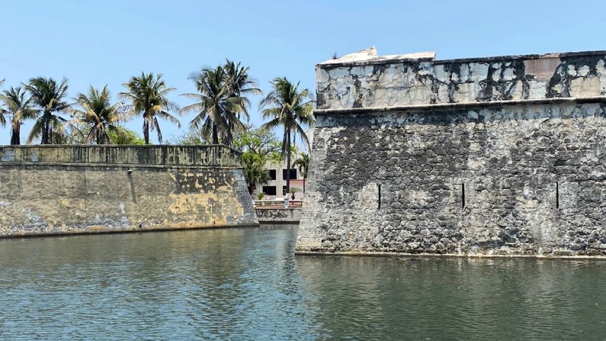 1pm TODAY on @PBSAmerica

Great Forts of the Mediterranean

Documentary exploring the epic battles, intricate designs and world-altering legacies of the great fortresses in the #Mediterranean.

#History #CastleSaturday🏰

1 of 2