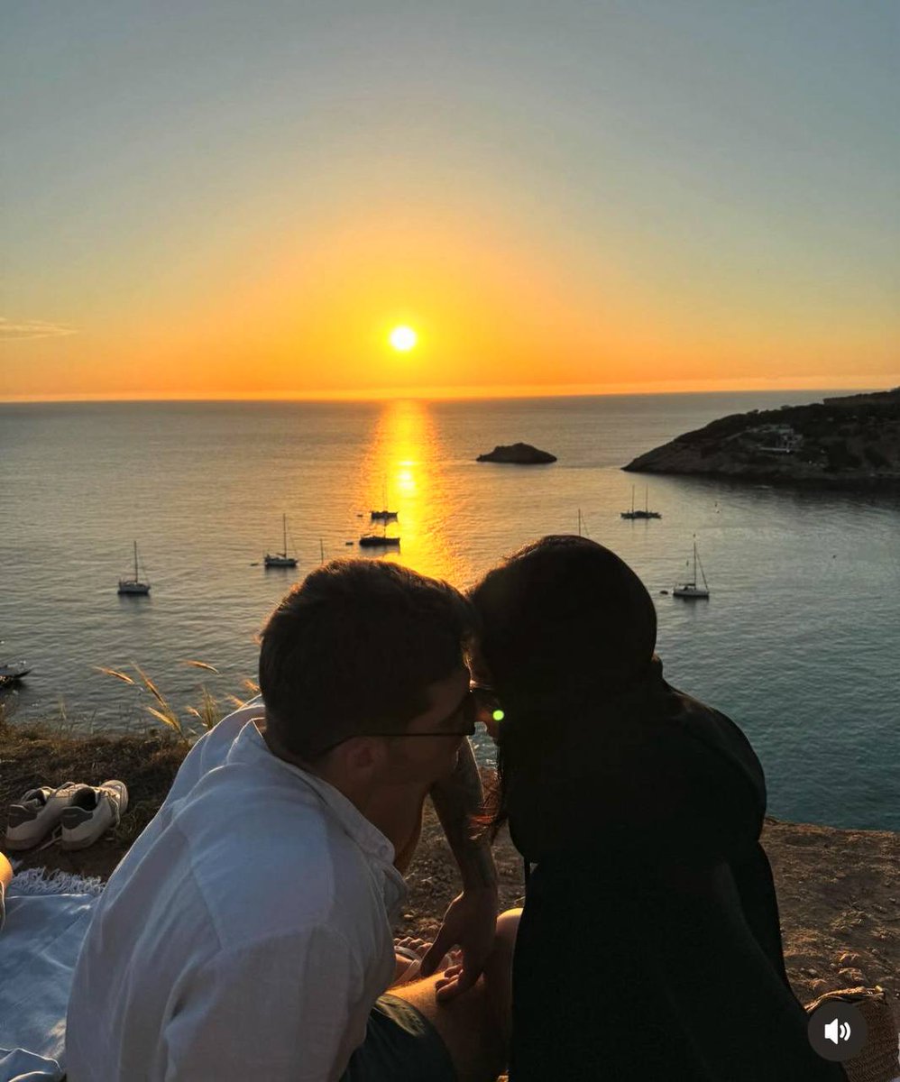 martapiombino's tweet photo. Lety tu e paolo siete unici e speciali siete il vero amore ❤️#paoleti #masellapaolo #letiziapertis ❤️❤️ https://t.co/7vharcfcf7
