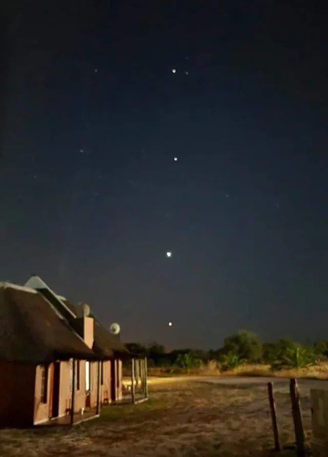An alignment of Earth, Mars, Venus, Saturn and Jupiter (From Africa).