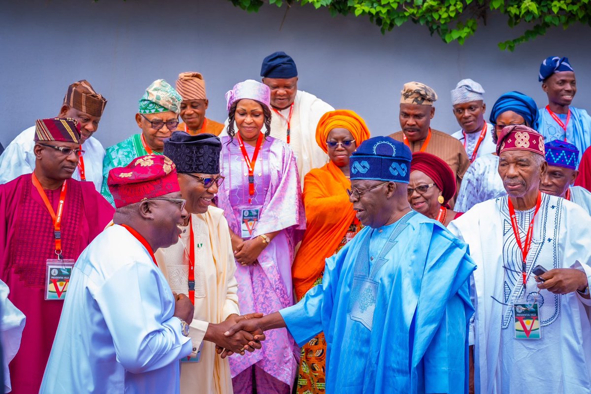 HM Wale Edun was present at a State House meeting with a delegation of the Yoruba Leaders of Thought. During the discussion, President Tinubu reaffirmed his commitment to encouraging fiscal federalism to enhance inclusion and equity for all Nigerians. Friday May 24, 2024.