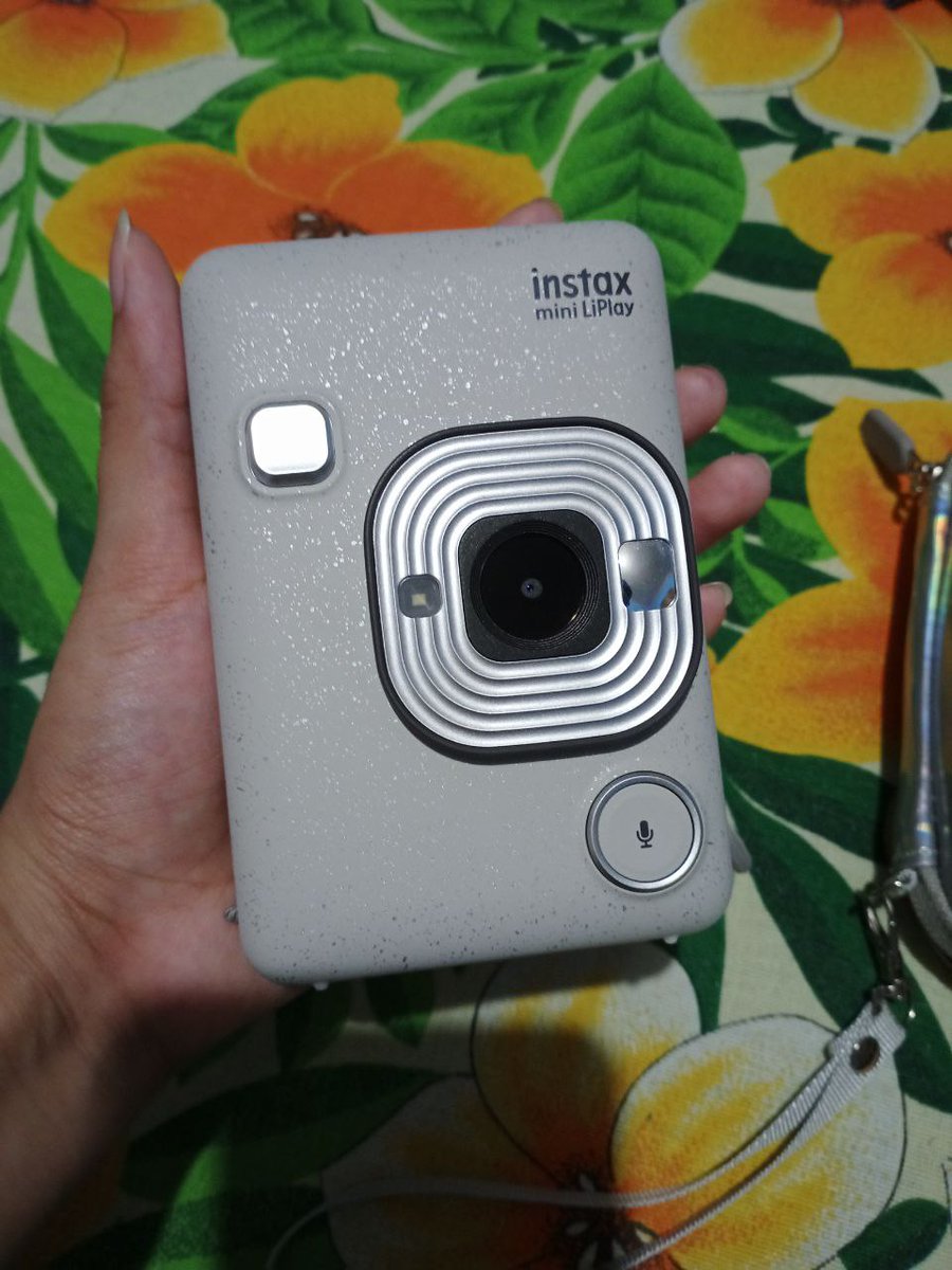 yoonminsells's tweet photo. FOR SALE ❣️

Instax Mini LiPlay (Stone White)

No issues.
Condition: Good as new.
Inclusions: Instax itself, charger, box and free holographic case.

Location: Imus, Cavite 

PRICE: 6.8k

; wts lfb ph hybrid https://t.co/AeAarkMcUn